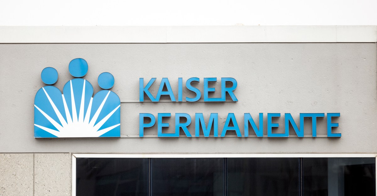 Відключення системи Kaiser Permanente змусило аптеки повертатися до ручного ведення записів