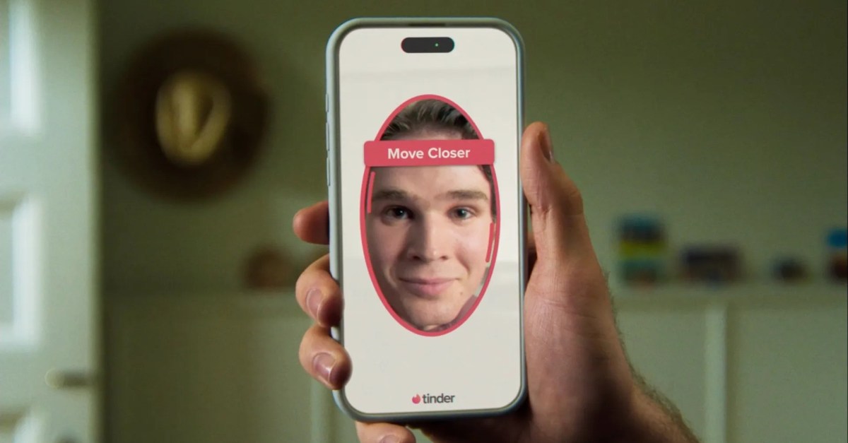 Обов’язкова перевірка обличчя в Tinder стартує в США