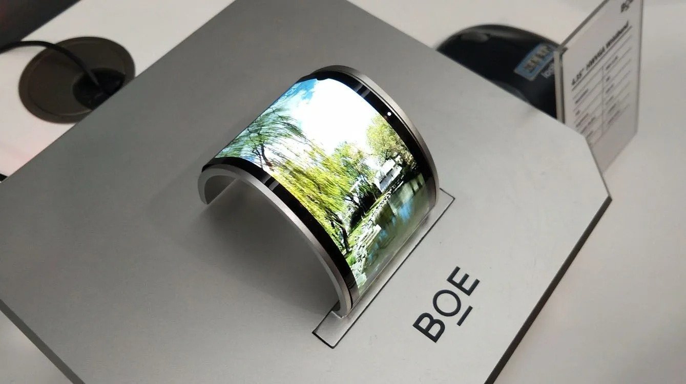 У США візьмуться за заборону BOE, виробника екранів для iPhone 17, через технологічні крадіжки від Samsung