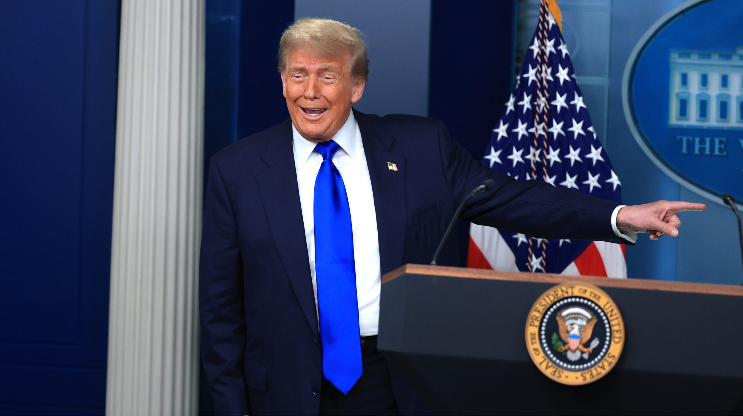 Трамп обіцяє 100% мито на чипи для компаній, що не вкладатимуть у США