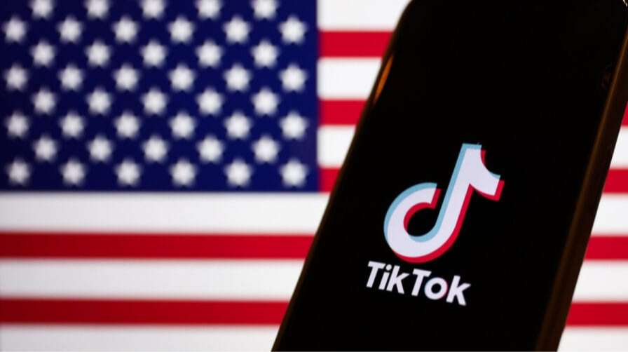 Трамп перепрограмував стратегію та попереджає про можливу блокаду TikTok у США, якщо Китай не ухвалить угоду про продаж платформи