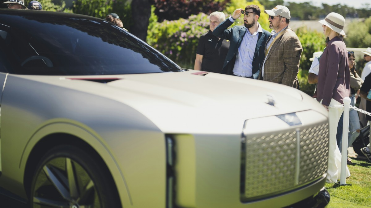 Представлення Bentley EXP 15 на Тижні автомобілів в Монтереї