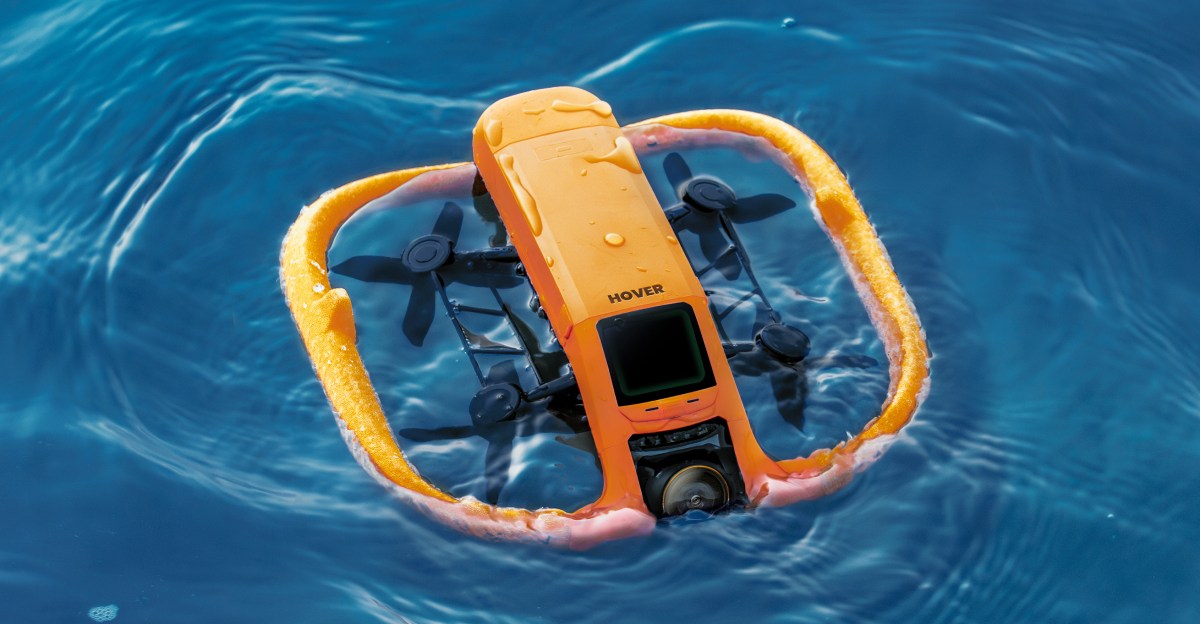 Новий плаваючий дрон Aqua від HoverAir здатний злітати та приземлятися на воді