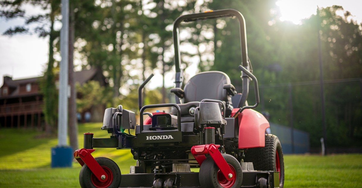 Honda презентує робота-косарку для газонів