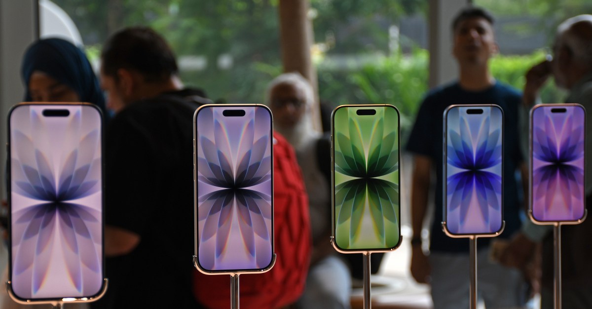 Уряд Індії відступає: чому Apple відхилила вимогу про встановлення додатку