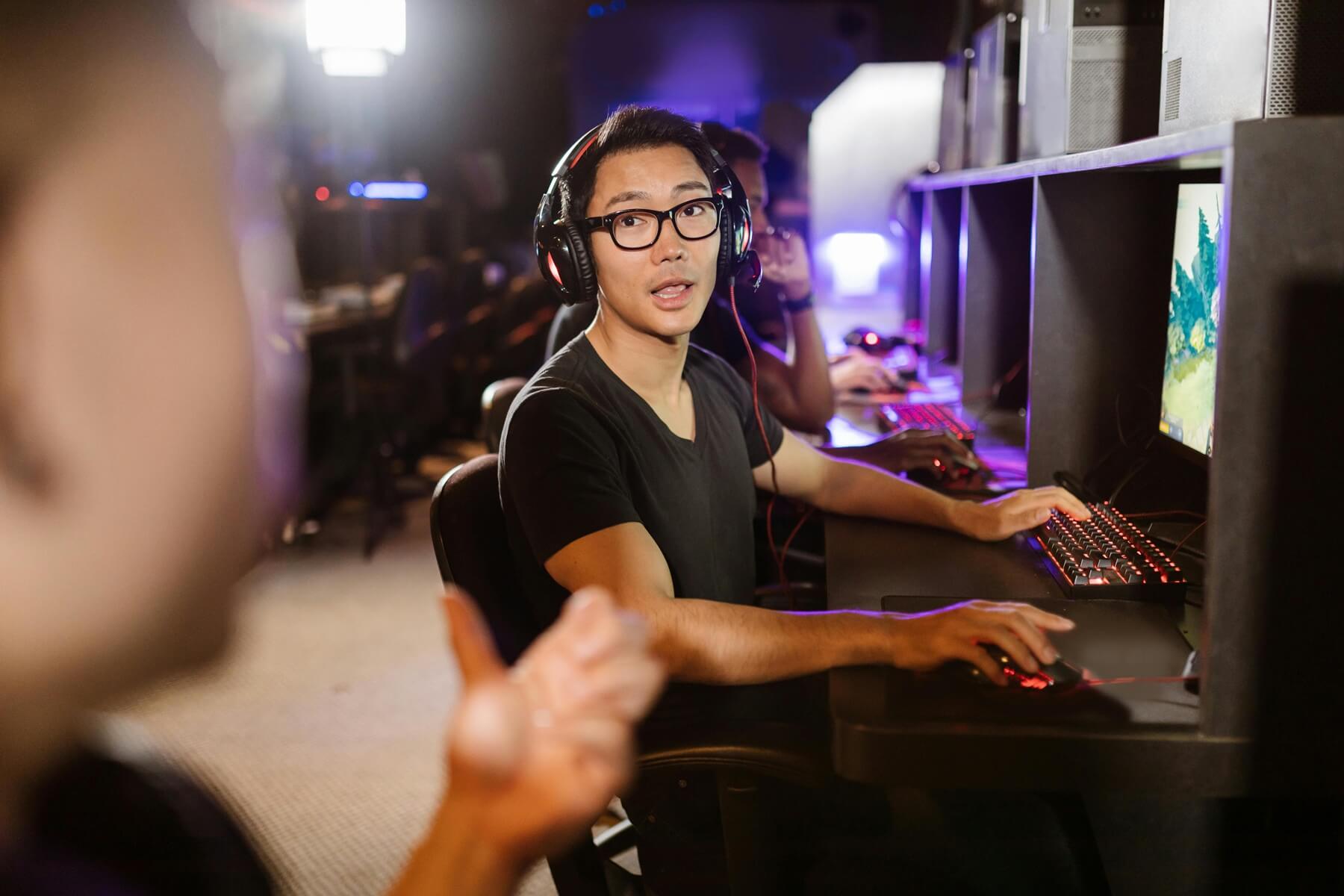 Цифрові світи без меж: Топ-10 онлайн-ігор, що підкорили планету