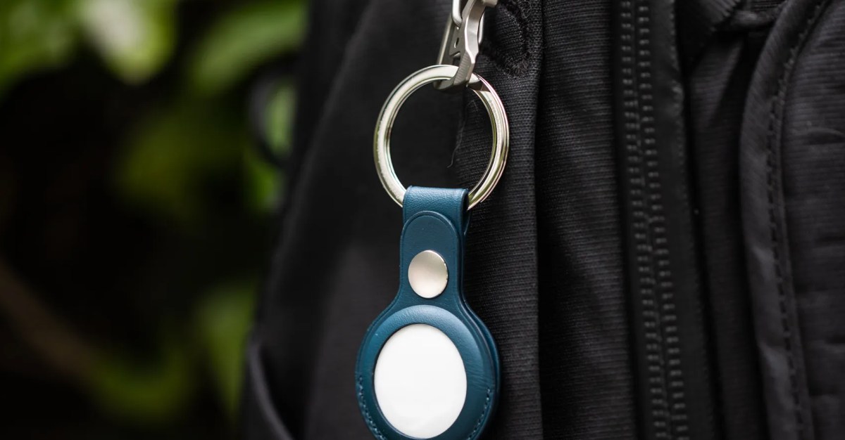 Apple готує новий AI-годинник розміром з AirTag — що чекати?