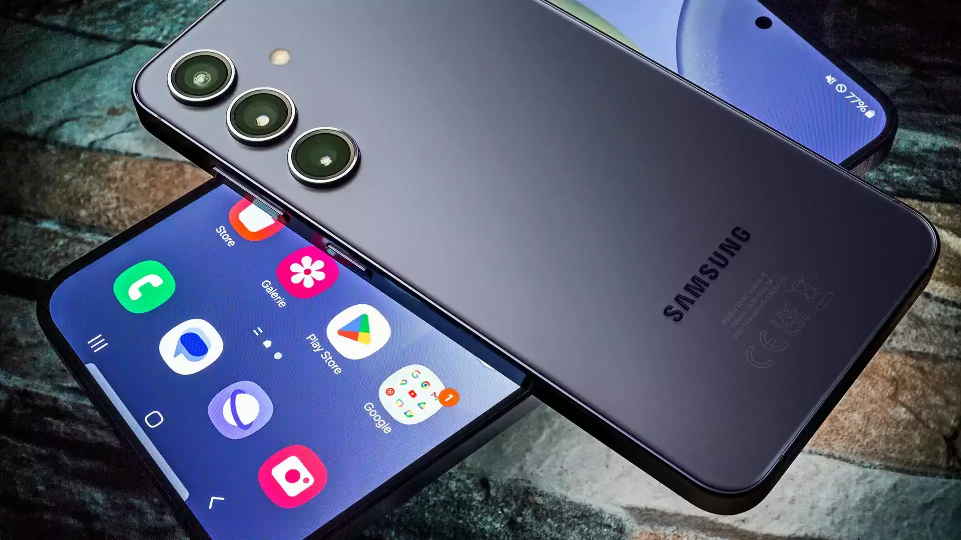 Samsung піддалися судовому розгляду: чому смартфони гальмували і що з цього вийшло?